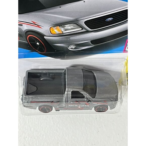 Hot Wheels ’99 Ford F-150 SVT Lightning HW The 90s Series Silver Truck 1:64 - Picture 3 of 6